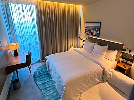 Family Apartment with One Queen Bed and One Pull Out Bed Sea View