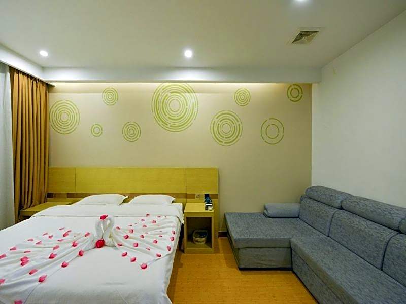 GreenTree Inn Dalian Dalian North Railway Station Express Hotel