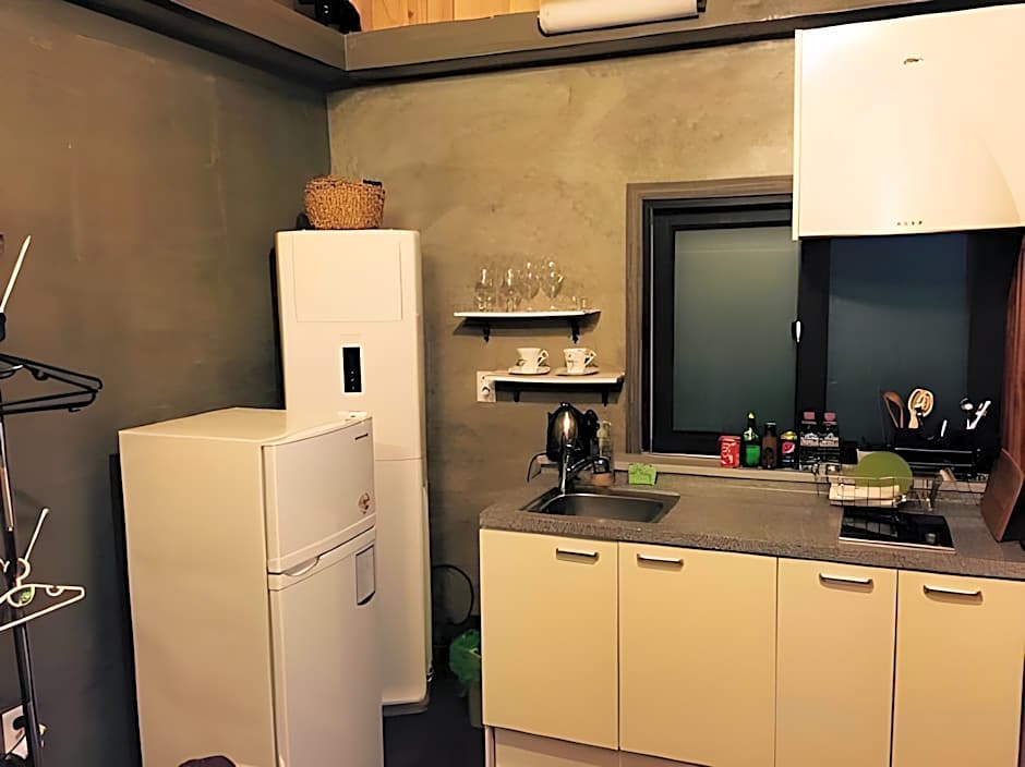 Whales Dream Pension