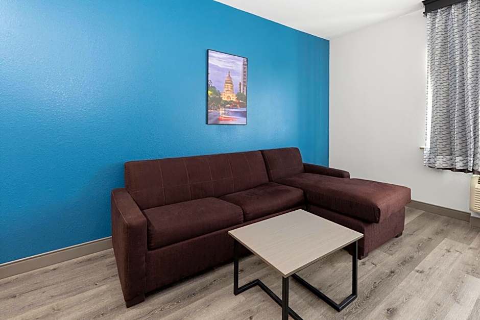 La Quinta Inn & Suites by Wyndham Kyle - Austin South