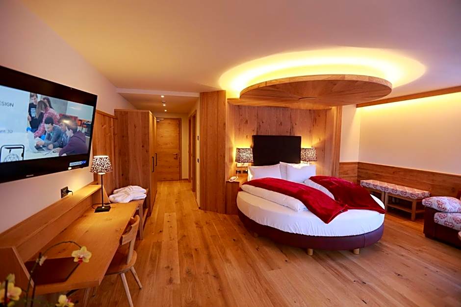 Photo 1 of 7 of Suite