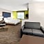 Holiday Inn Express & Suites Wilmington-Newark by IHG