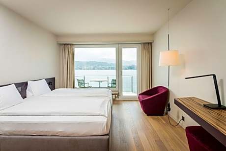 Twin Room with Lake View and Balcony