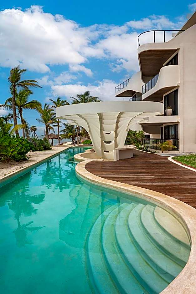 Beachfront 2BR Apartment at Tankah Bay