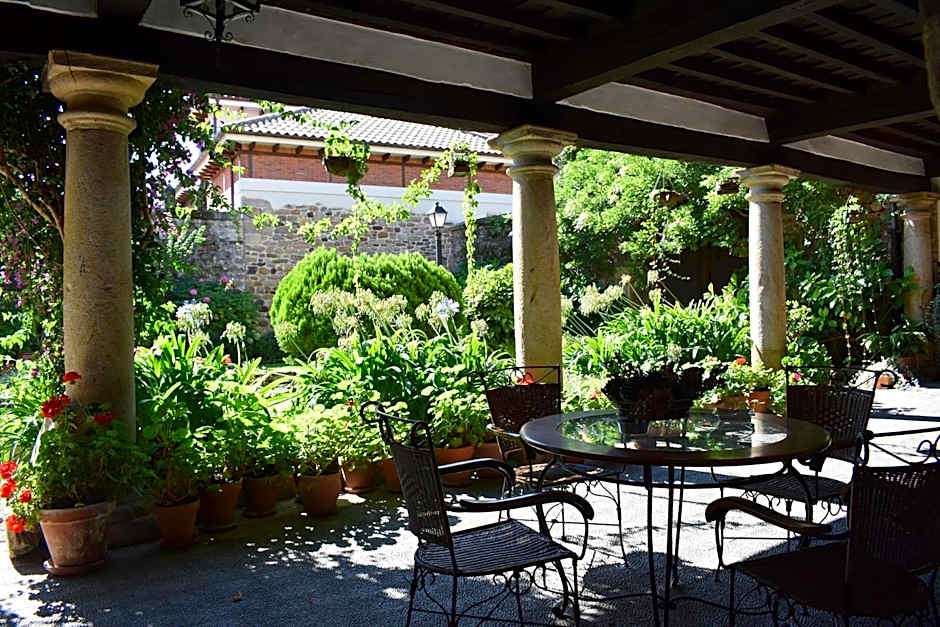 Habitaciones Casona De Linares