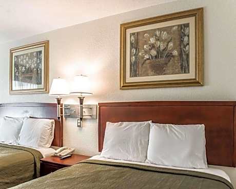 Queen Room with Two Queen Beds - Smoking