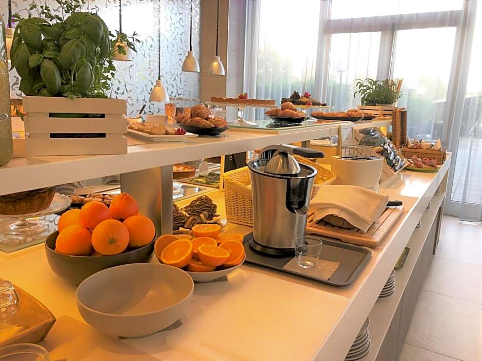 Hotel Liberty Beach - Parking & Beach