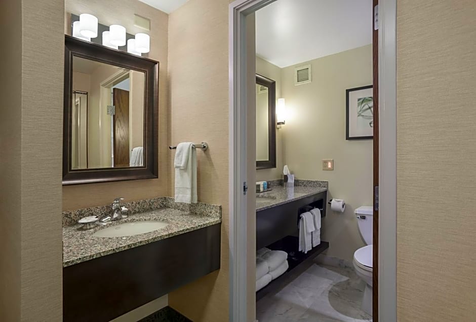 Crowne Plaza Lansing by IHG