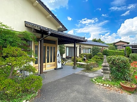 Yufuin Onsen Hasuwa Inn