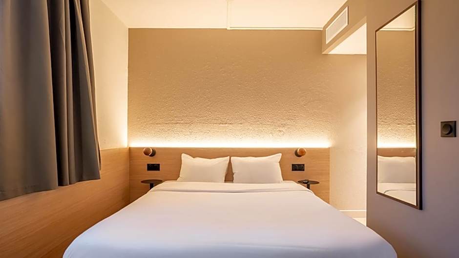 Premiere Classe Paris Ouest - Pont de Suresnes Hotel