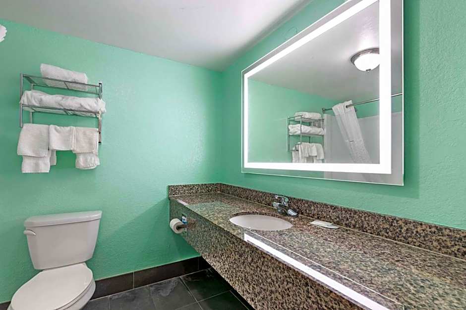 Clarion Inn Des Moines Airport