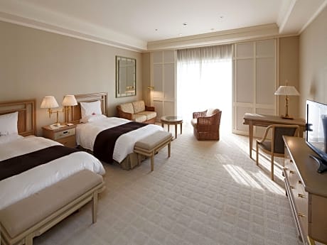 Deluxe Twin Room for 4 People - Smoking