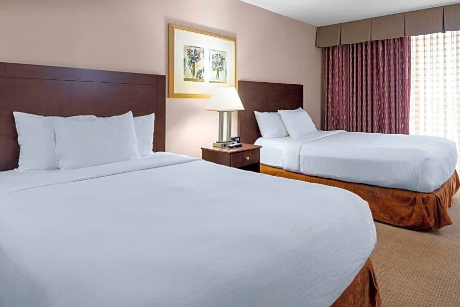 Embassy Suites by Hilton Kansas City Plaza