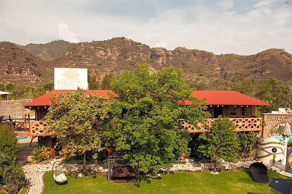 Paradise Hotel Boutique & Lounge