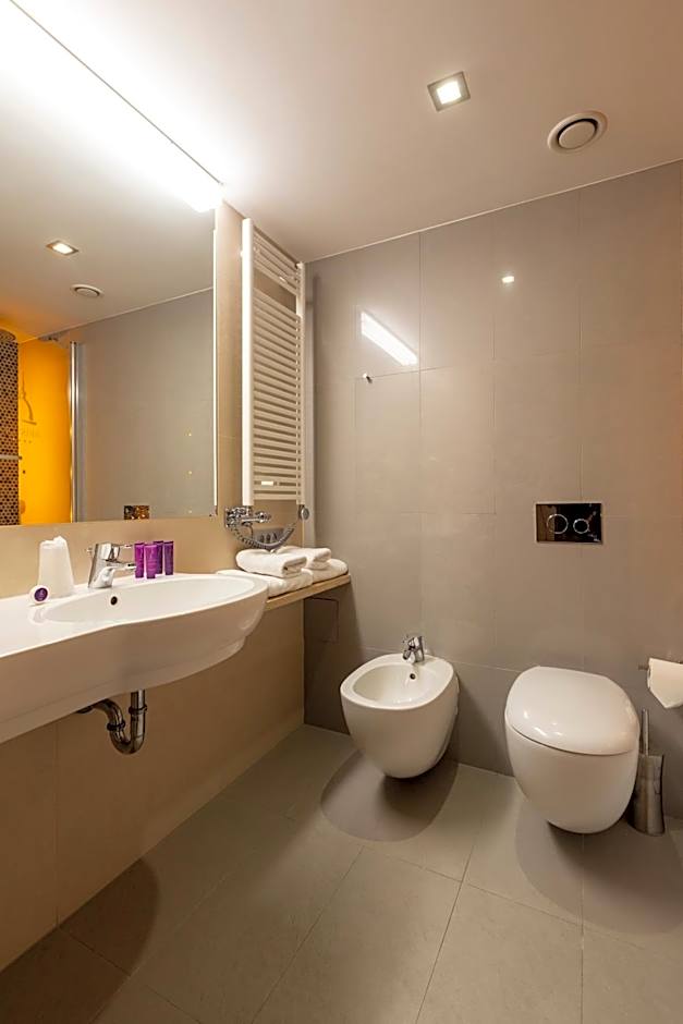 Bristol Art & Medical SPA