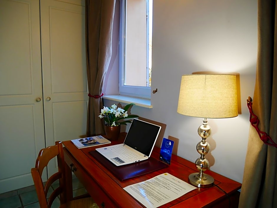 Logis Hotel La Bastide des Monges