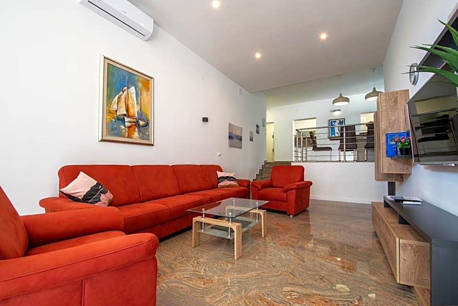 Apartments Lantina