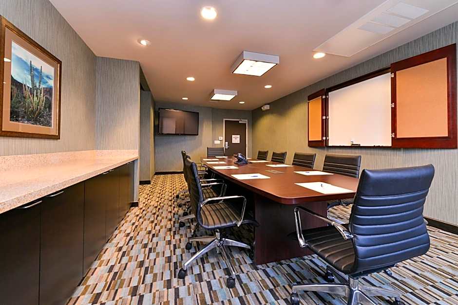 Holiday Inn Express & Suites Indio - Coachella Valley By IHG