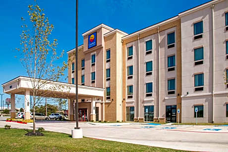 Comfort Inn & Suites San Marcos near Outlet Mall