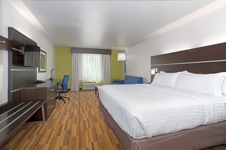 Holiday Inn Express & Suites Lincoln I - 80