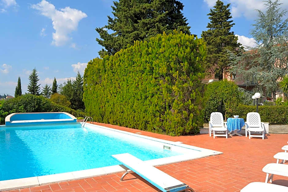 Appartamento con piscina e tennis