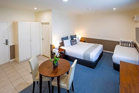 King Room with Roll-In Shower - Disability Access