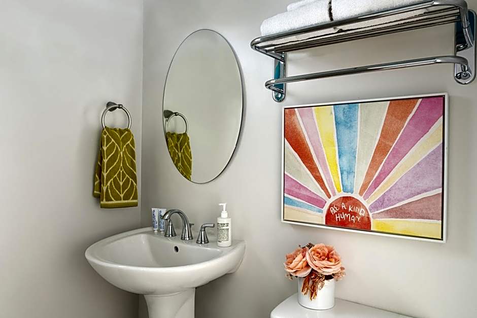 The Sojourn Los Angeles - Sherman Oaks