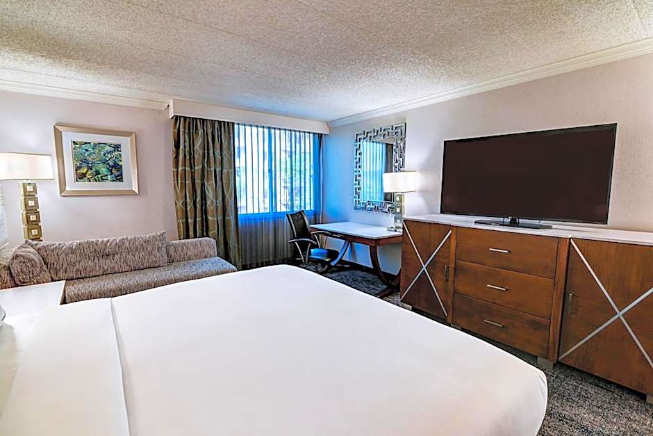 DoubleTree by Hilton Madison Downtown