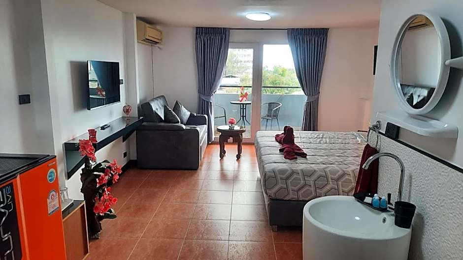 Happy Beach Jomtien Guesthouse
