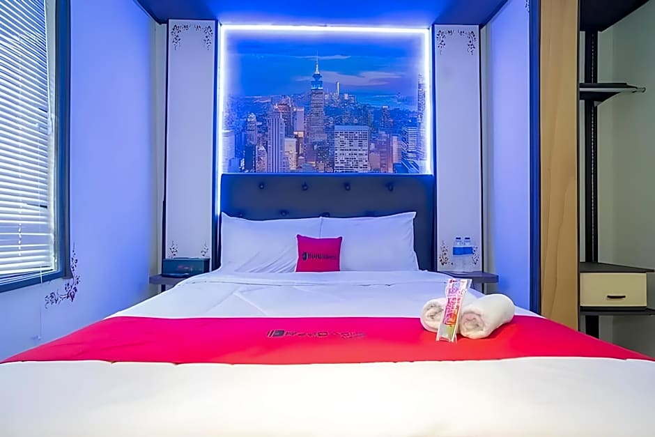 RedDoorz Plus @ Pondok Labu