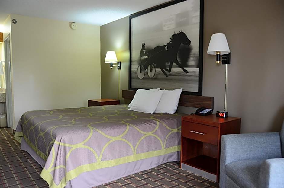 Super 8 by Wyndham Franklin Hwy 31