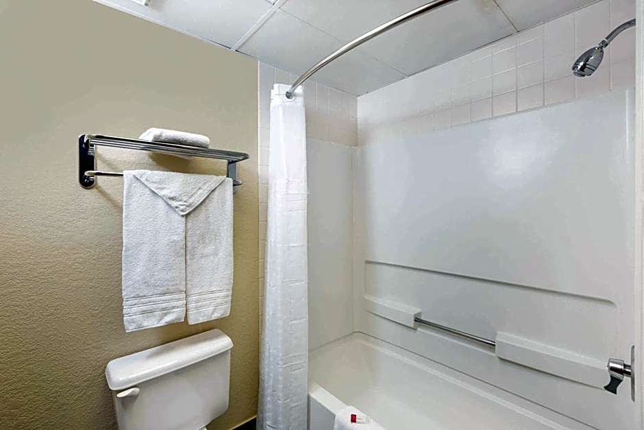 Super 8 by Wyndham Wichita North