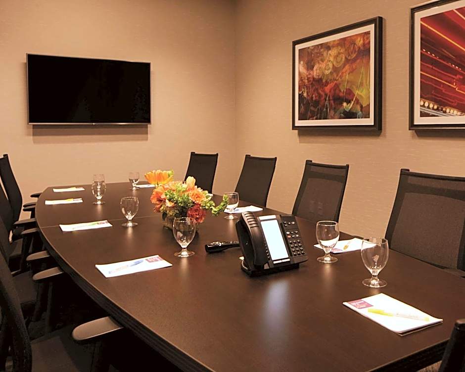 Hyatt Place Las Vegas at Silverton Village