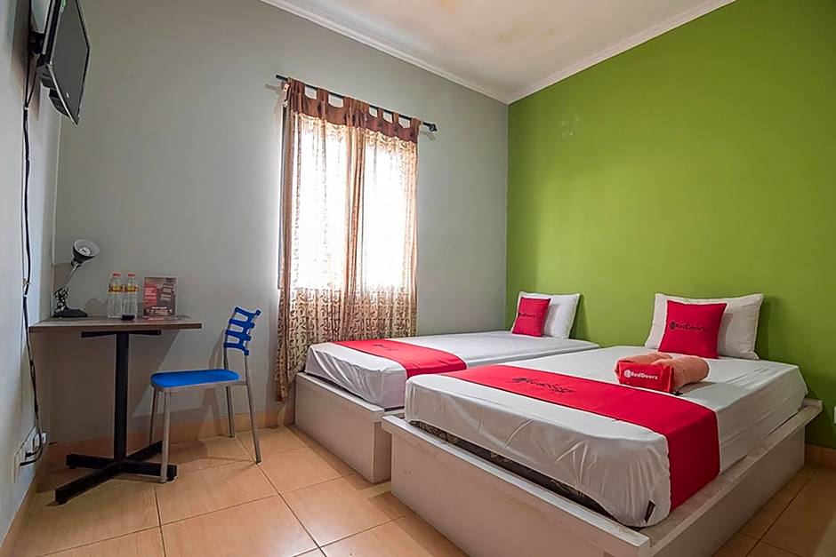 RedDoorz Syariah near Krida Nusantara