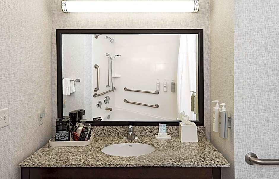 Hampton Inn By Hilton & Suites - Raleigh Downtown