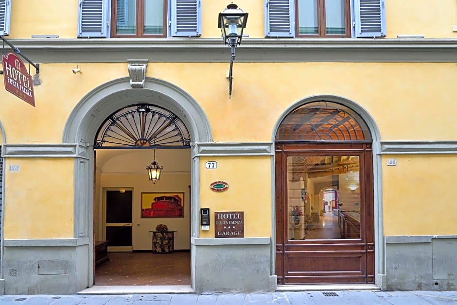 Porta Faenza Hotel