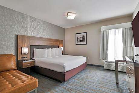 1 King Bed, City View
