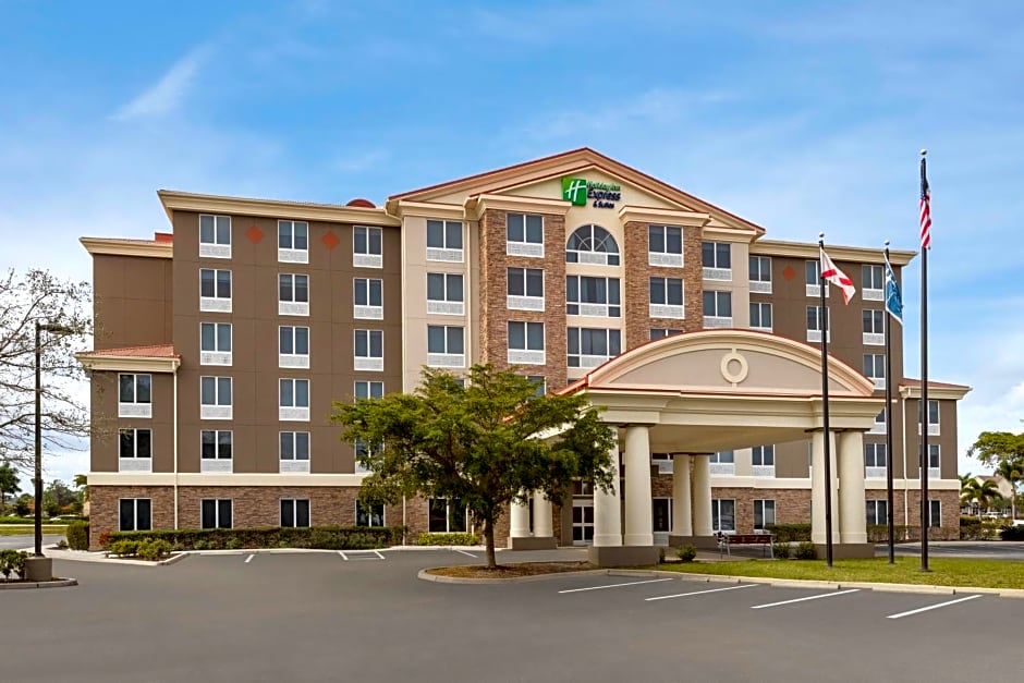 Holiday Inn Express & Suites Ft Myers East- The Forum, an IHG Hotel