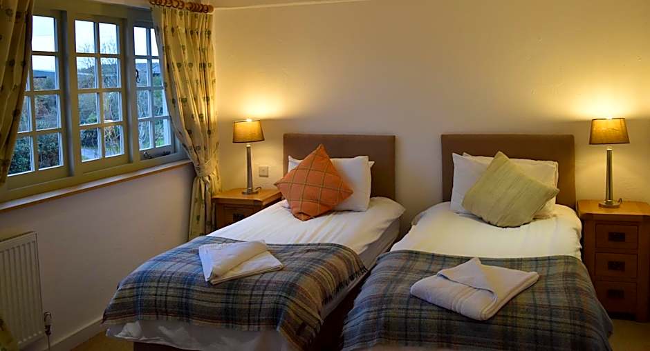 Three Horseshoes Country Inn