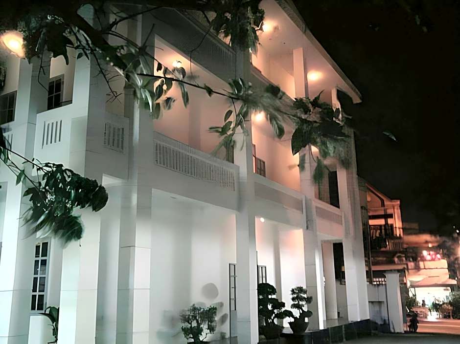 Hoang Yen Hotel