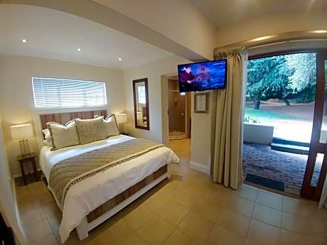 Suite with Garden View