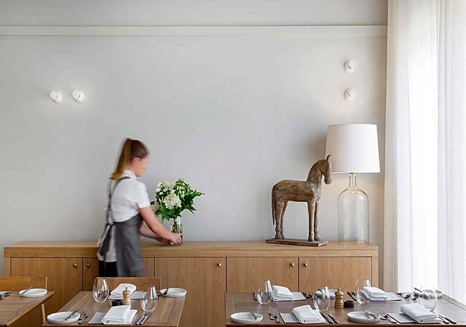 Lancemore Lindenderry Red Hill