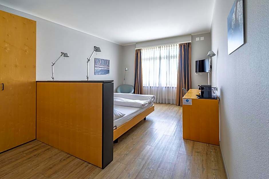 Royal Hotel - Urban Living