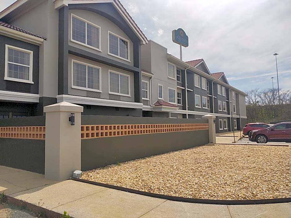 La Quinta Inn & Suites by Wyndham Macon