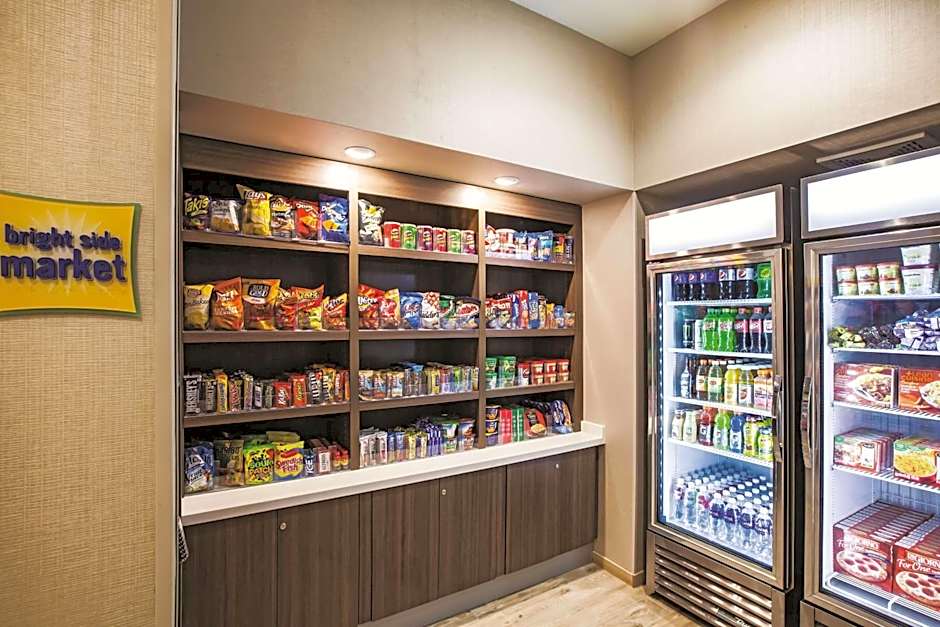 La Quinta Inn & Suites by Wyndham Wichita Northeast