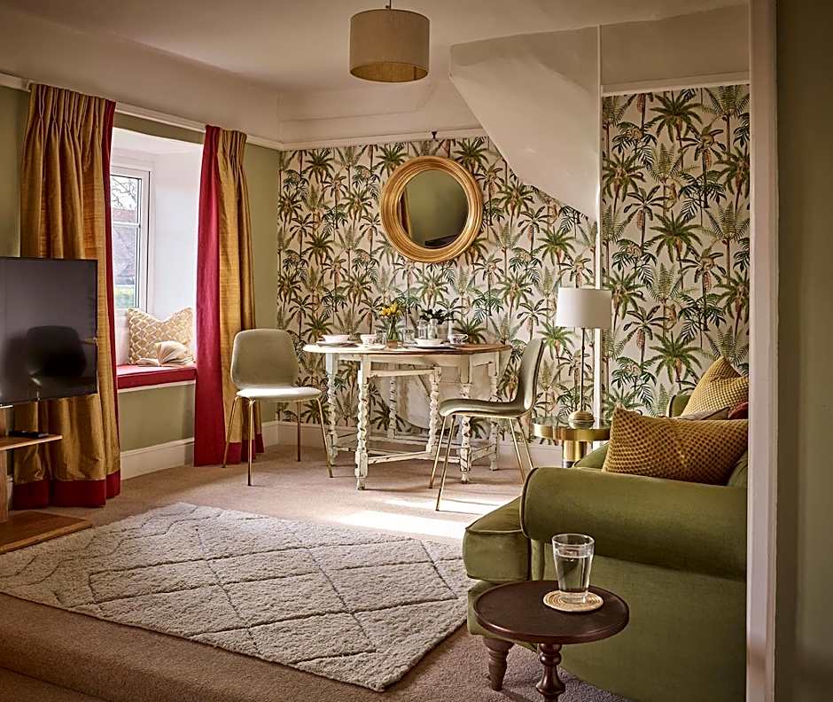 Cliff Farmhouse B&B Suites