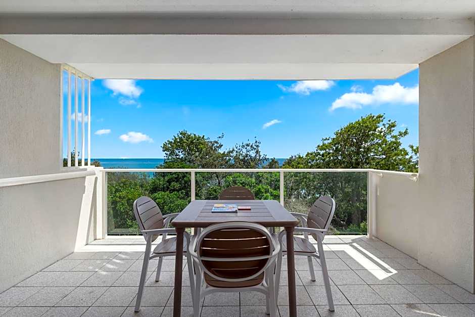 84 The Spit Holiday Apartments