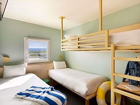 POP Triple Room with Two Single and One Bunk Bed