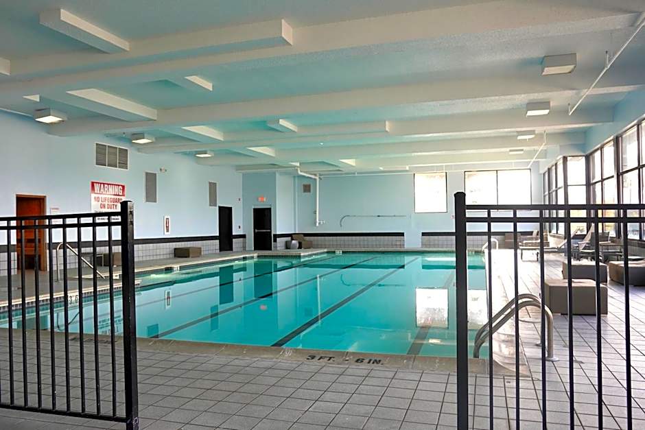 American Inn & Suites