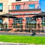 Cobblestone Hotel & Suites - Neenah